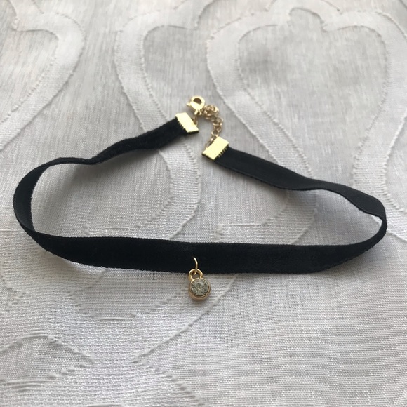 Free People Jewelry - FREE W/ $15+ purchase! Elegant Choker